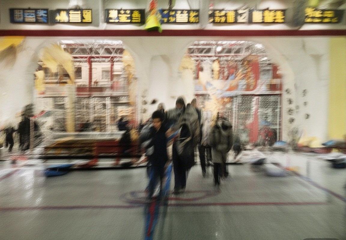 2006年诺坎普激情之夜：梅西点射绝杀，巴萨2-1逆转皇马经典国家德比(图3)